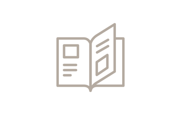 Das Bild zeigt eine aufgeschlagene Broschüre.