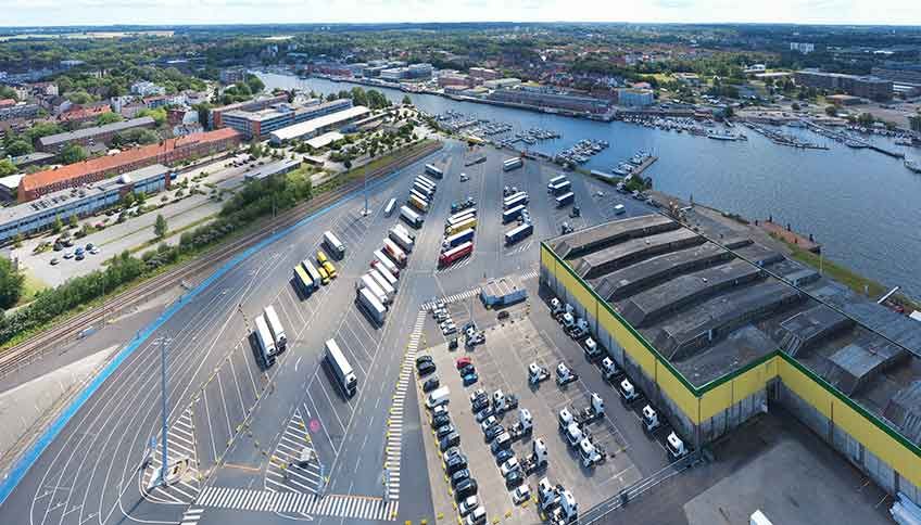 Luftaufnahme vom neuen Ostuferhafen
