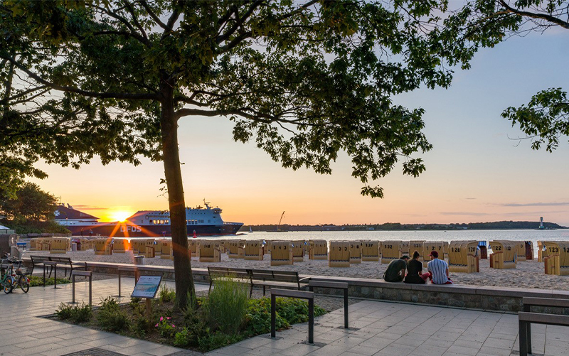 Kieler Strand bei Sonnenuntergang