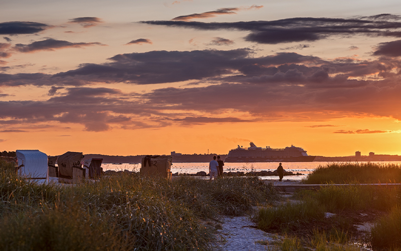 Kieler Strand bei Sonnenuntergang