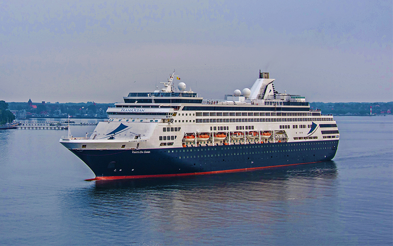 Kreuzfahrtschiff im Kieler Hafen